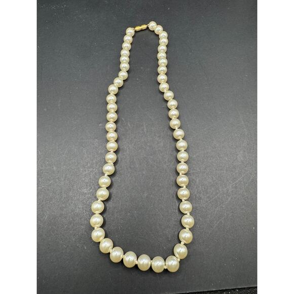 Vintage Hand Knotted Estate Solid Pearl Single Strand Necklace 18" - Picture 4 of 8